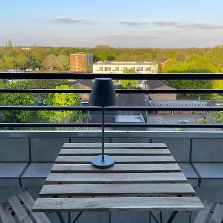 Apartment Cosy Uber Den Dachern Von Düsseldorf