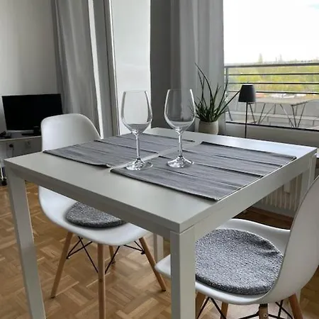 Apartment Cosy Uber Den Dachern Von Düsseldorf